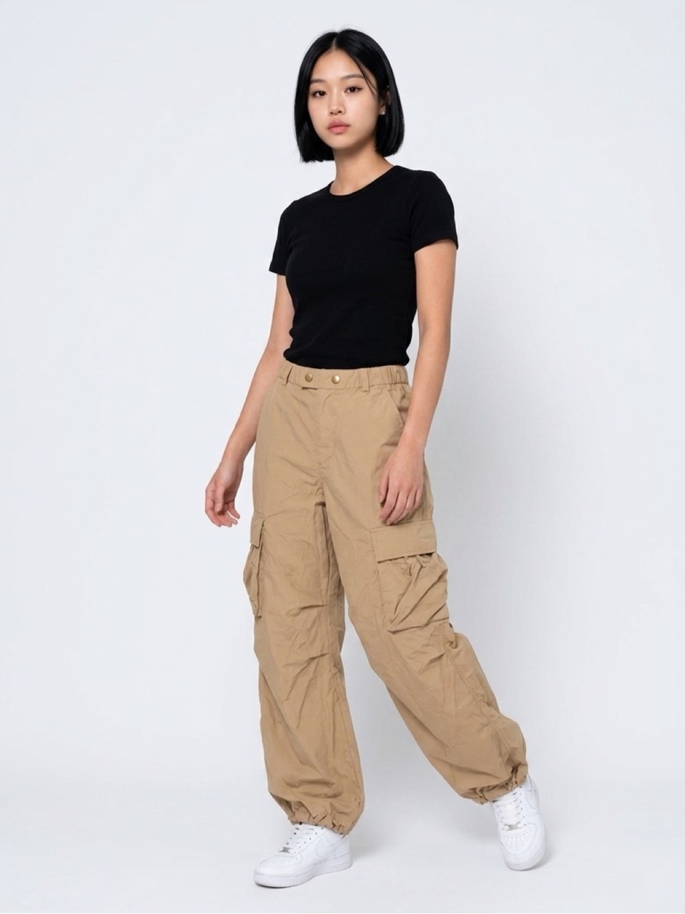 Women’s Banana Republic Khaki Cargo Parachute Pants - Size Medium